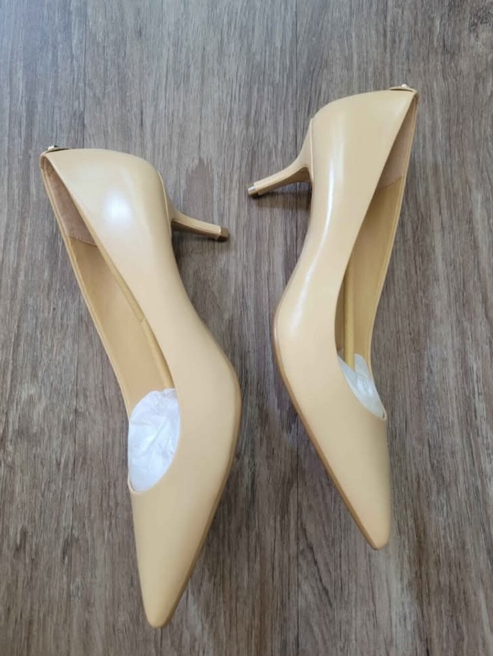 Michael Kors Leather Pumps Nude Pointed Toe Low Heel Cream Tan Classic New 10